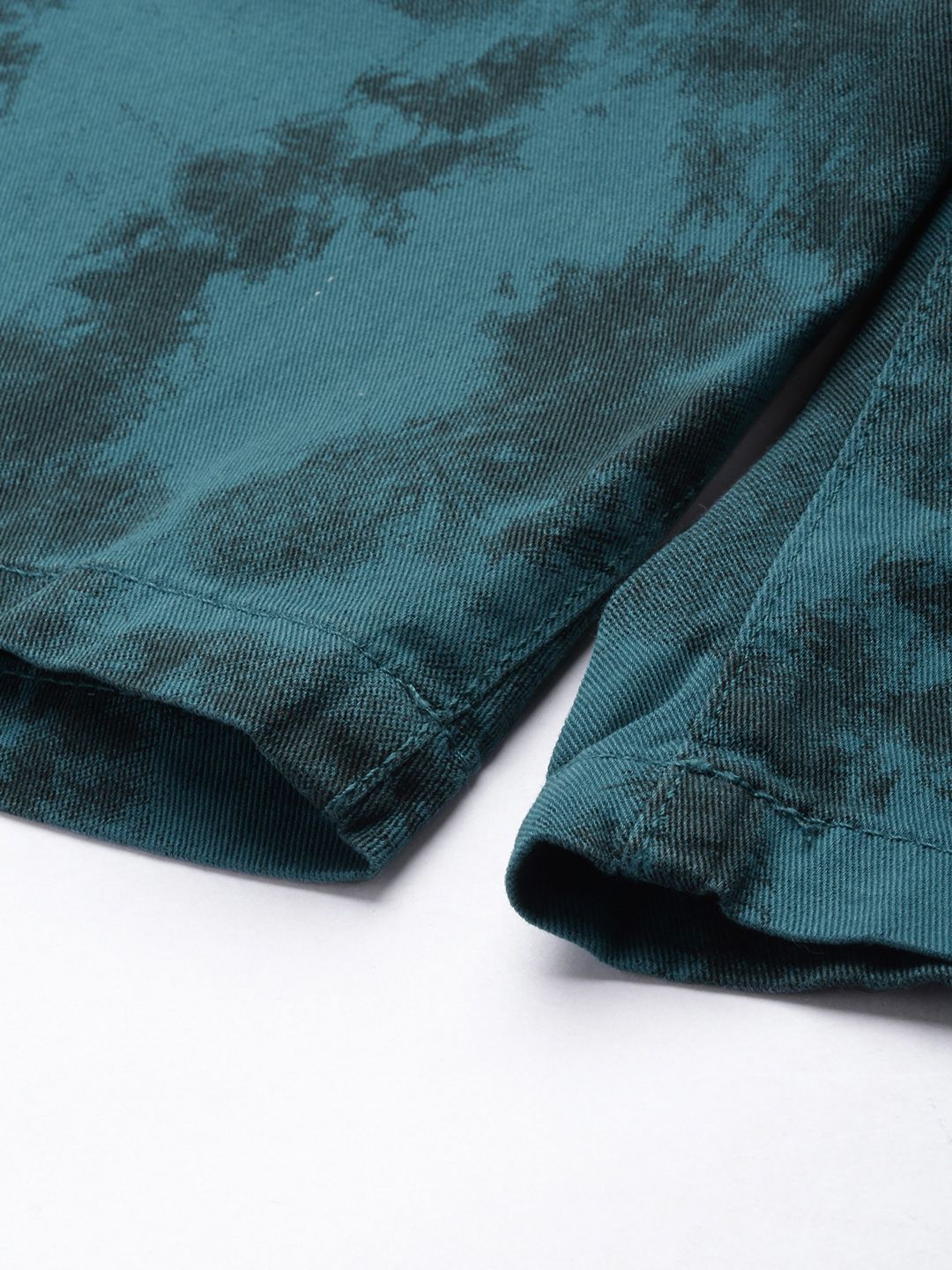 The Indian Garage Co Men Pure Cotton Geometric Printed Slim Fit Shorts