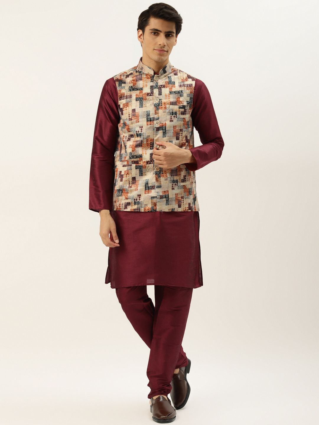 SOJANYA Men Maroon Solid Kurta Set With Printed Jacket