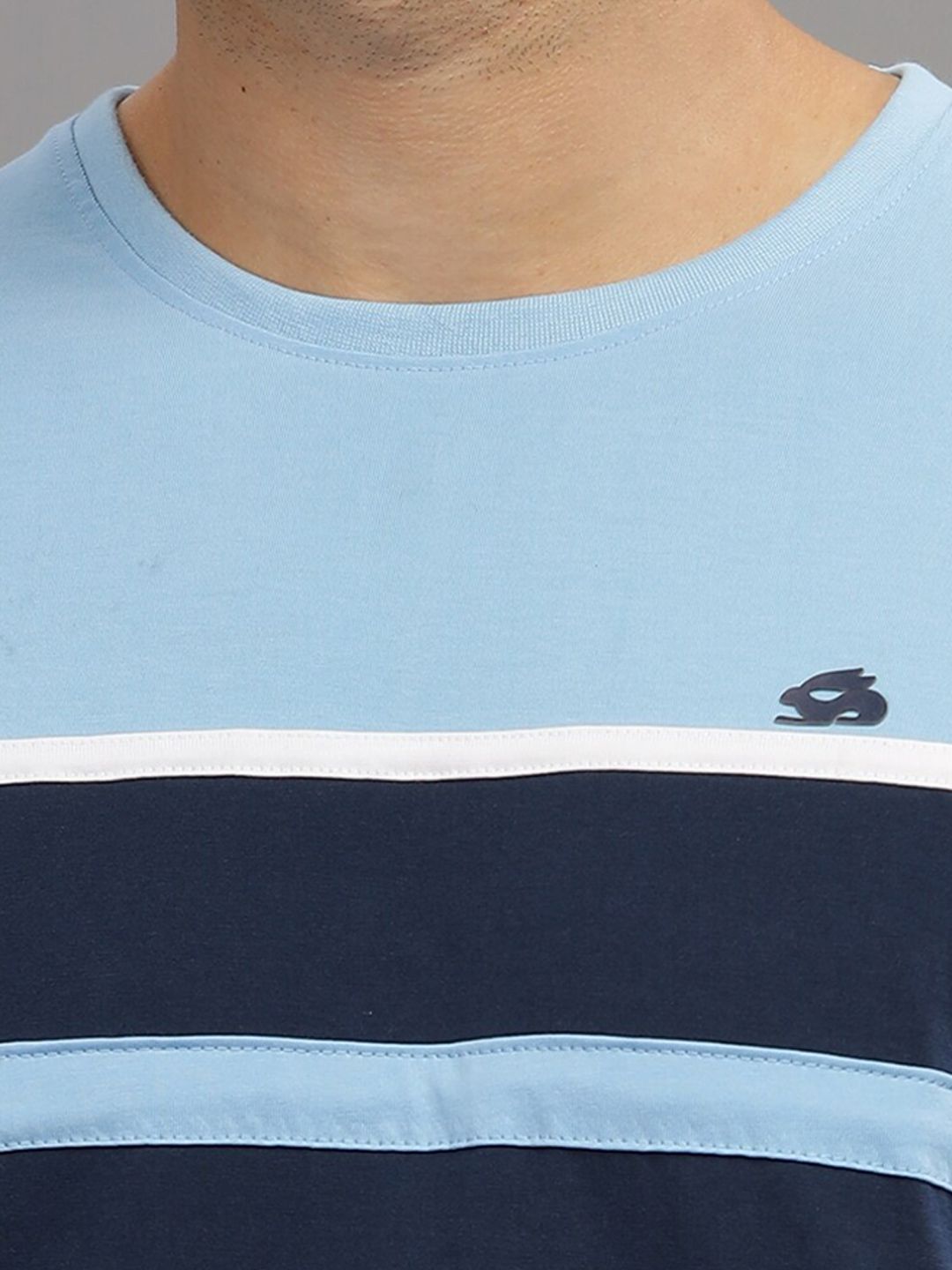 ADRO Colourblocked Regular Fit Cotton T-shirt