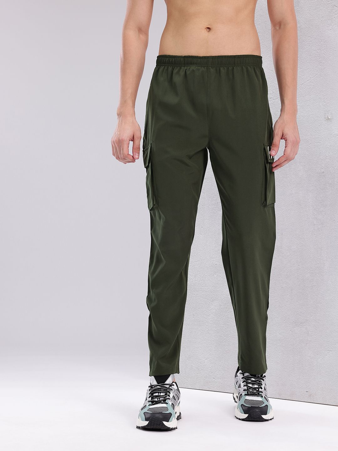 HRX by Hrithik Roshan Men Brand Logo Print Rapid-Dry Training Cargos with Side Slits