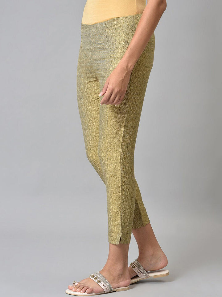 W Women Gold-Toned Woven Design Comfort Slim Fit Cropped Trousers