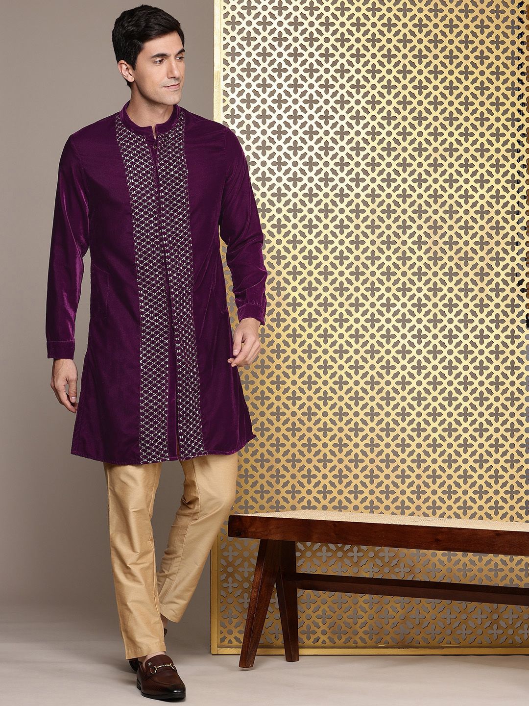 House of Pataudi Embellished Sequinned Velvet Finish Jashn Kurta
