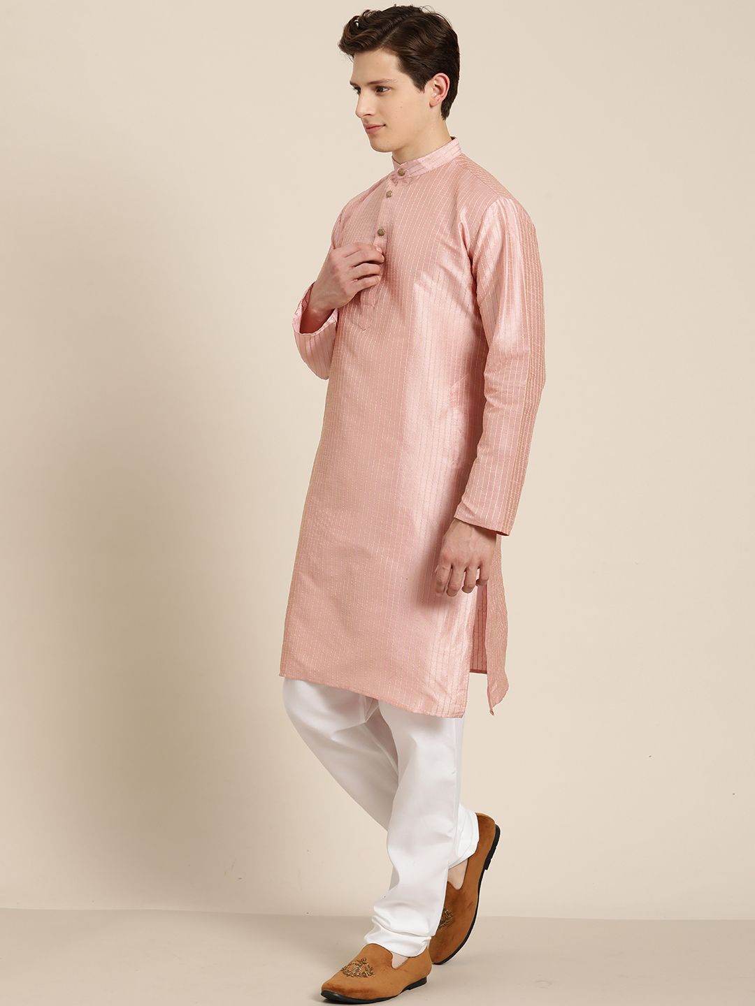 SOJANYA Men Pink & Beige Thread Work Straight Kurta Churidar dengan Jaket Nehru