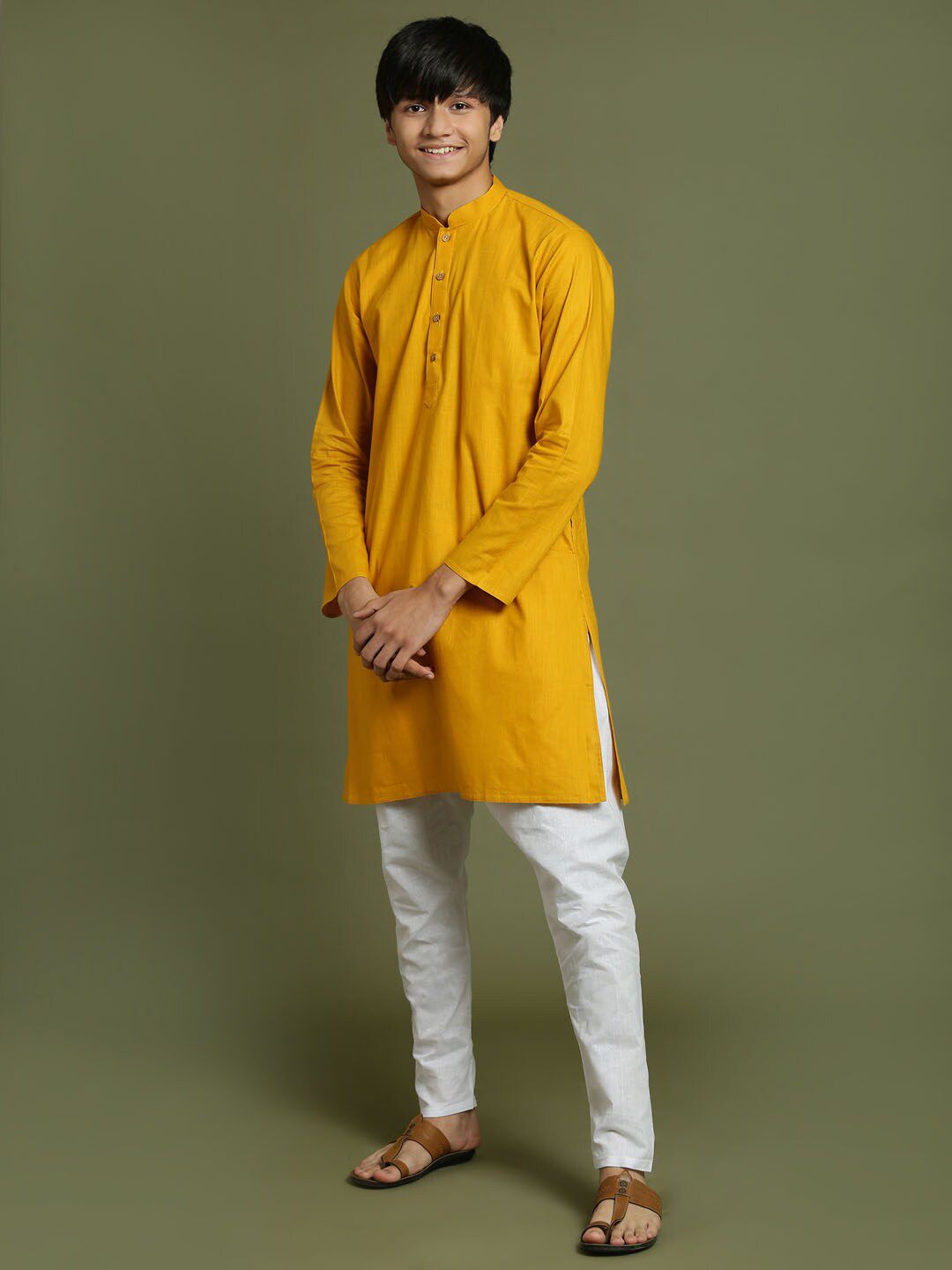 VASTRAMAY Boys Mandarin Collar Straight Kurta with Pyjamas