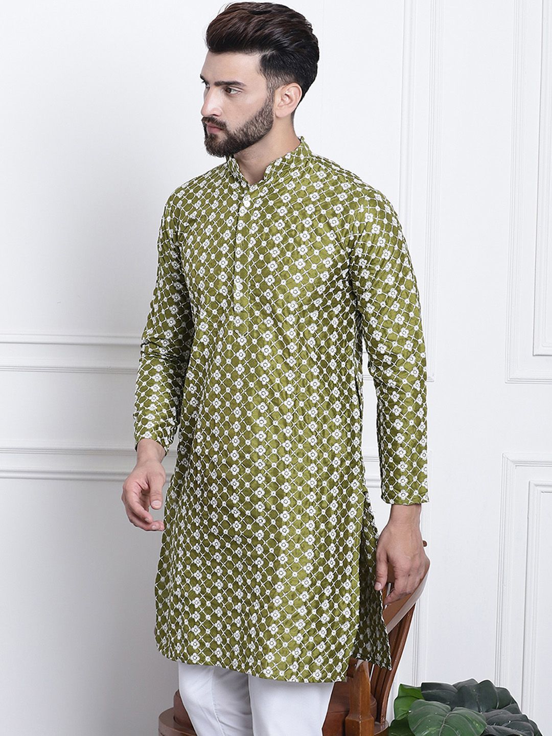 SOJANYA Men Green & White Ethnic Motifs Embroidered Kurta