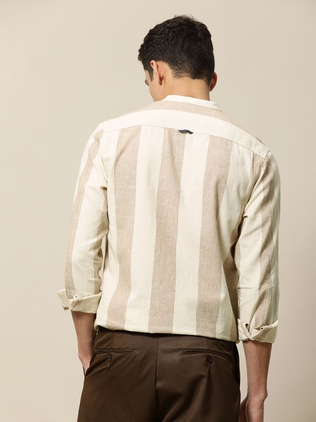 Mr Bowerbird Men Brown & Off White Tailored Fit Striped Cotton Linen Casual Shirt