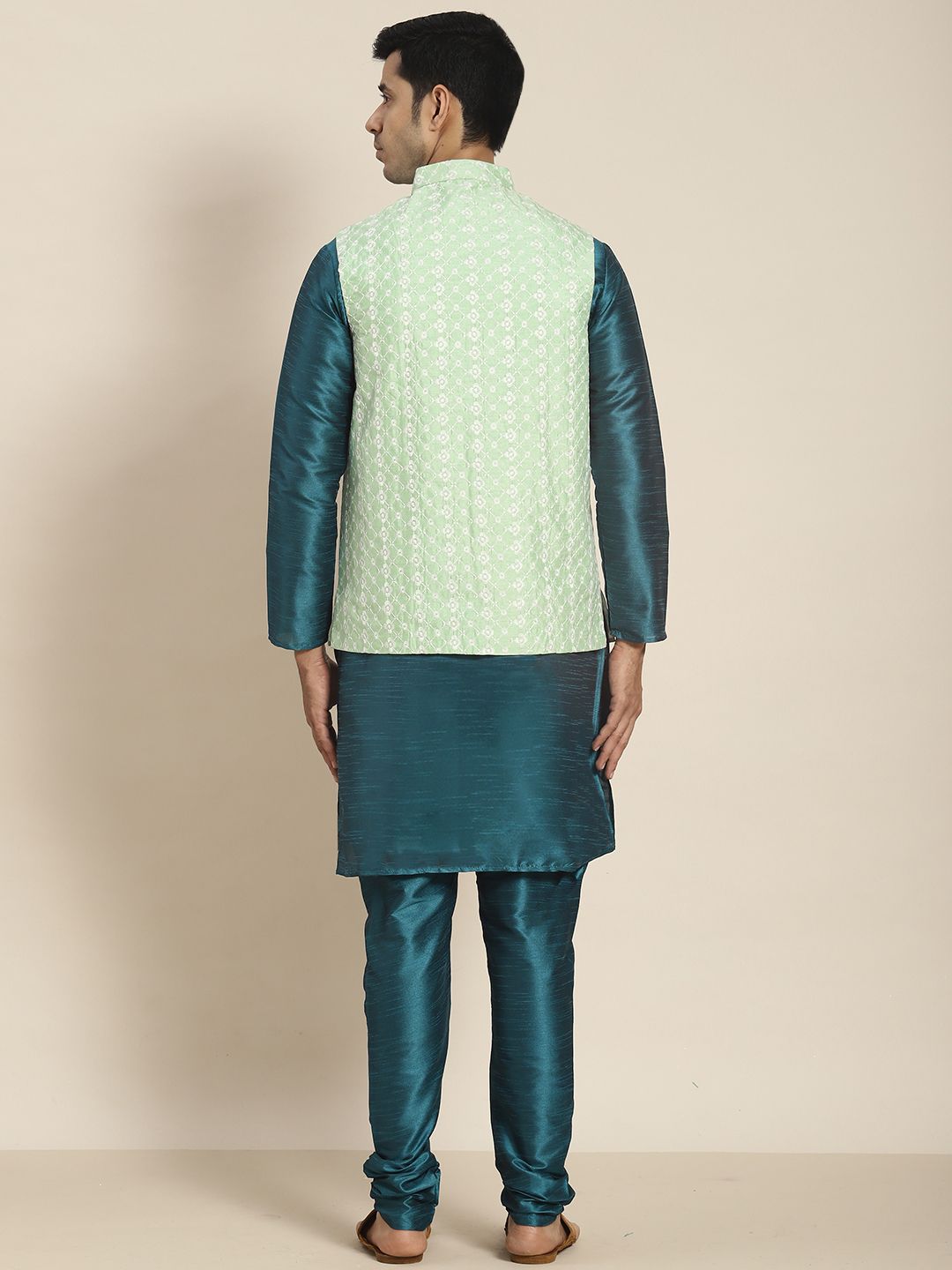 SOJANYA Kurta Rekaan Tenunan Lelaki dengan Churidar dengan Jaket Nehru