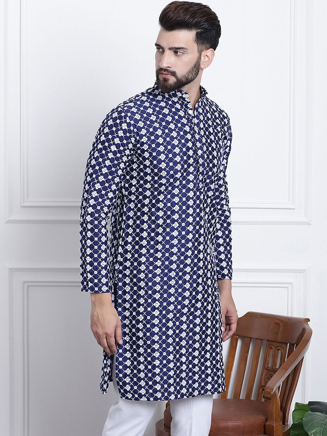 SOJANYA Men Navy Blue & White Ethnic Motifs Embroidered Kurta