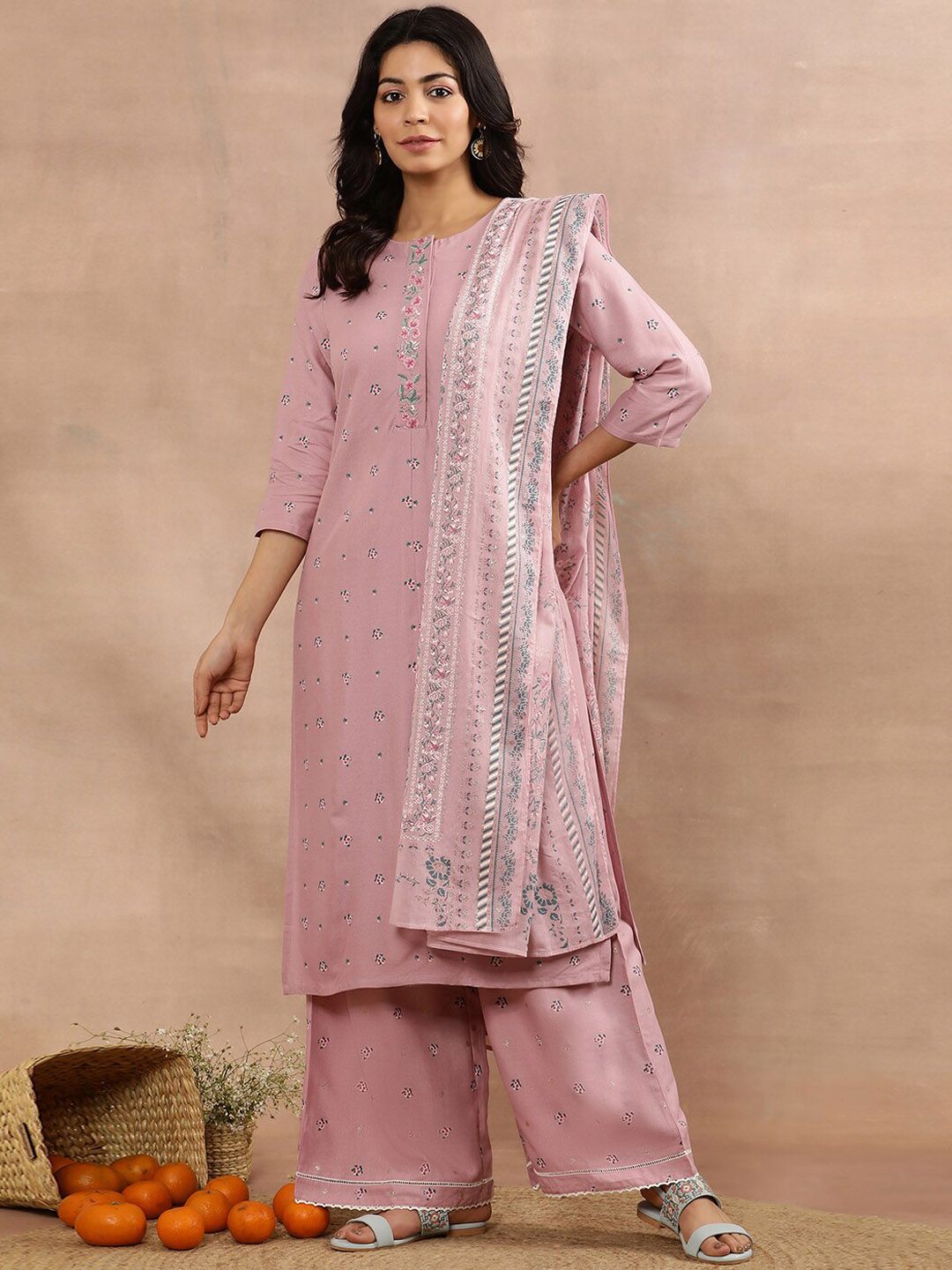 W Floral Printed Regular Thread Work Kurta with Trousers & With Dupatta