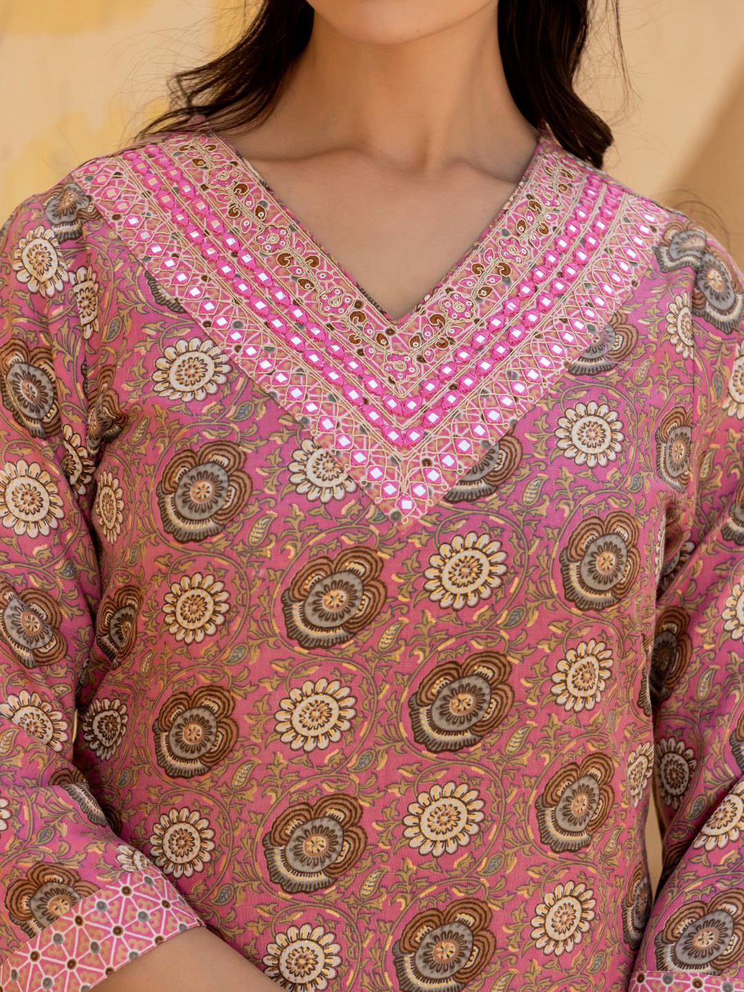 Varanga Women Floral Embroidered Regular Mirror Work Kurta with Trousers & With Dupatta