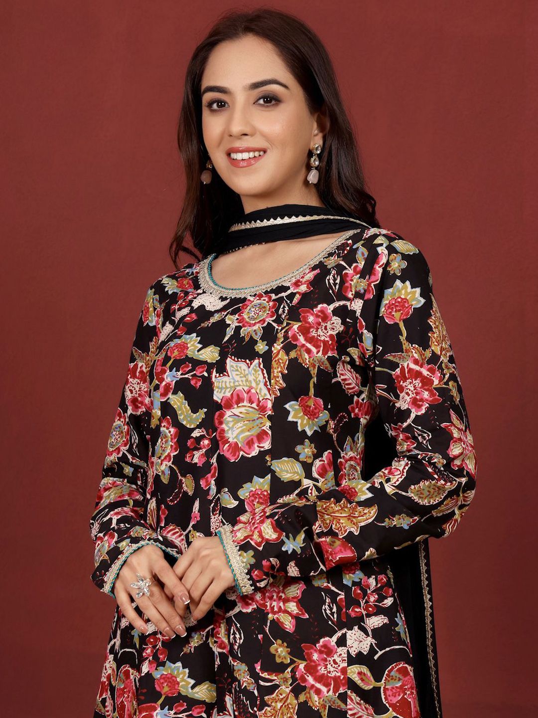 Varanga Floral Printed Thread Work Pure Cotton Kurta With Trousers & Dupatta