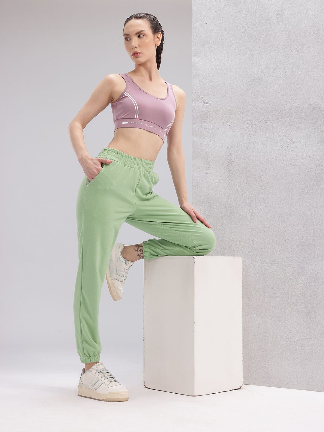 HRX by Hrithik Roshan Women Printed Detail Mid-Rise Lifestyle Joggers