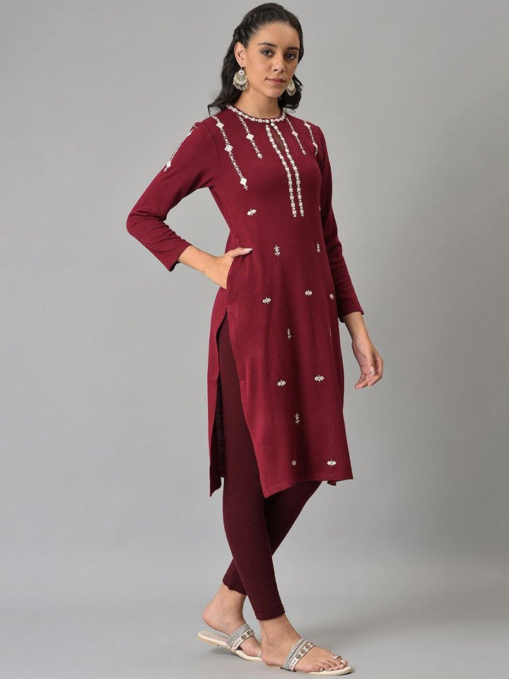 W Women Red Embroidered Keyhole Neck Thread Work Kurta