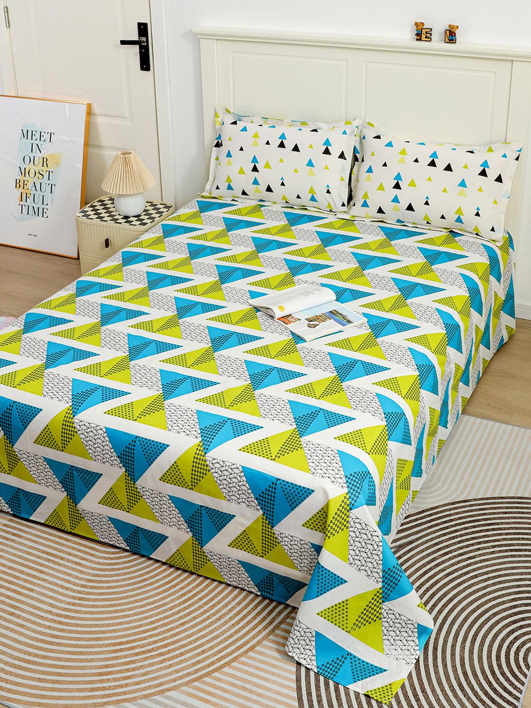 Story@home Ventura Green Geometric 144 TC Cotton Queen Bedsheet With 2 Pillow Covers