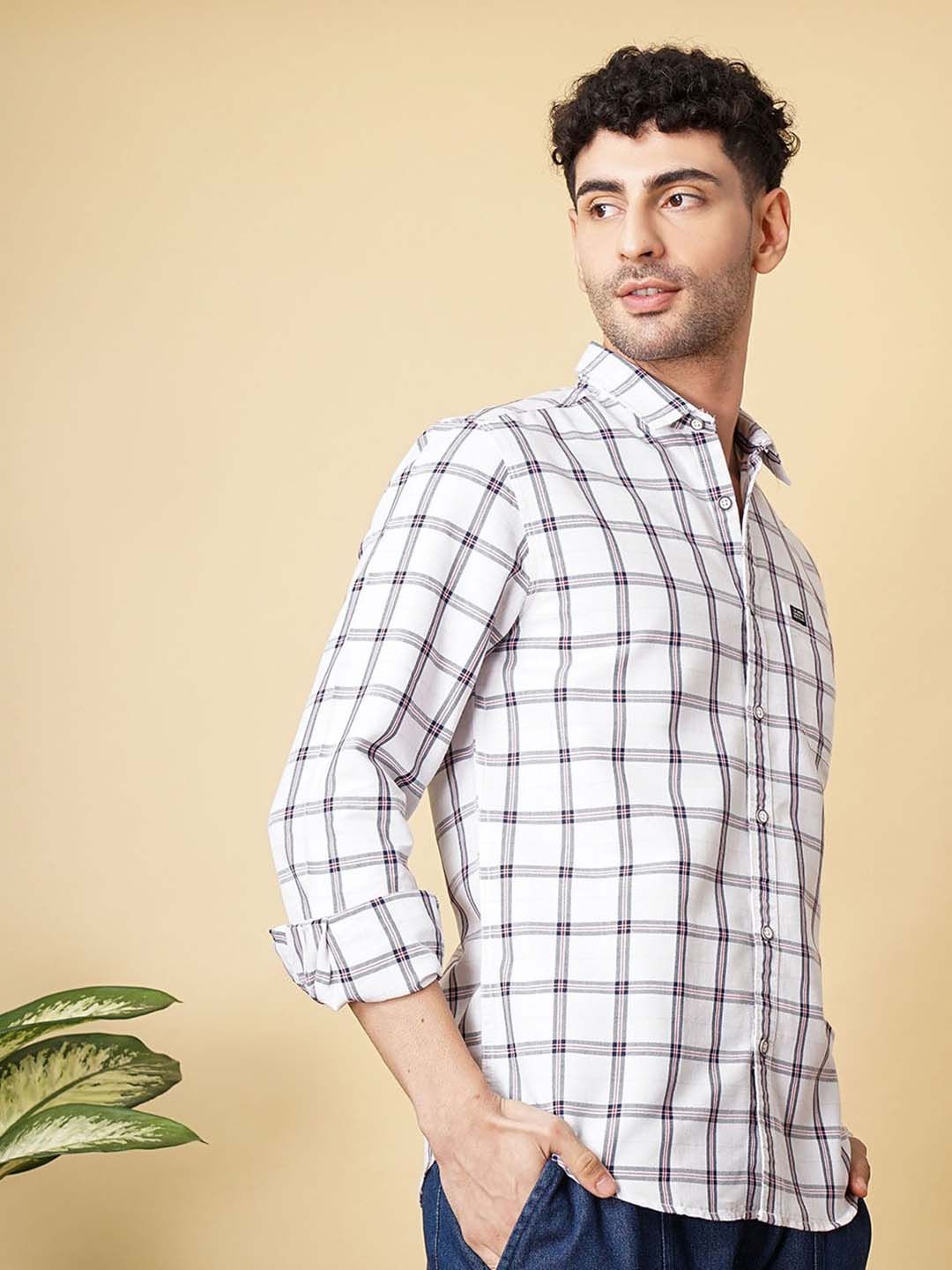 The Indian Garage Co Men White & Blue Slim Fit Checked Pure Cotton Casual Shirt