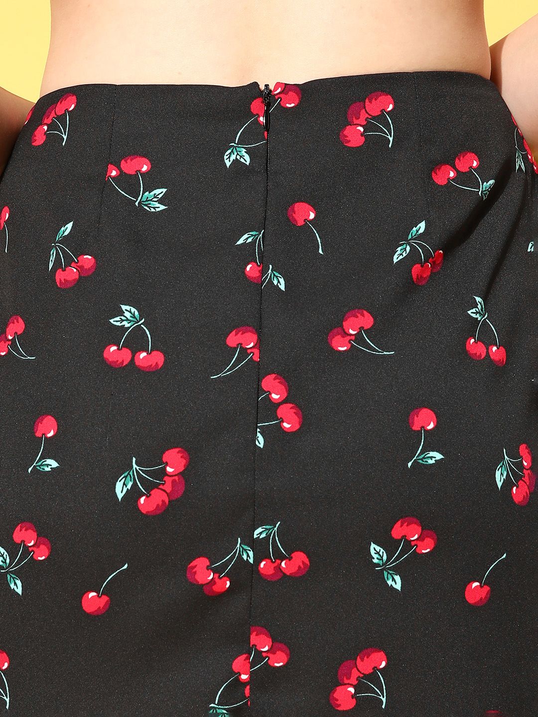 Berrylush Women Black & Red Cherry Print Front Slit Mini Skirt