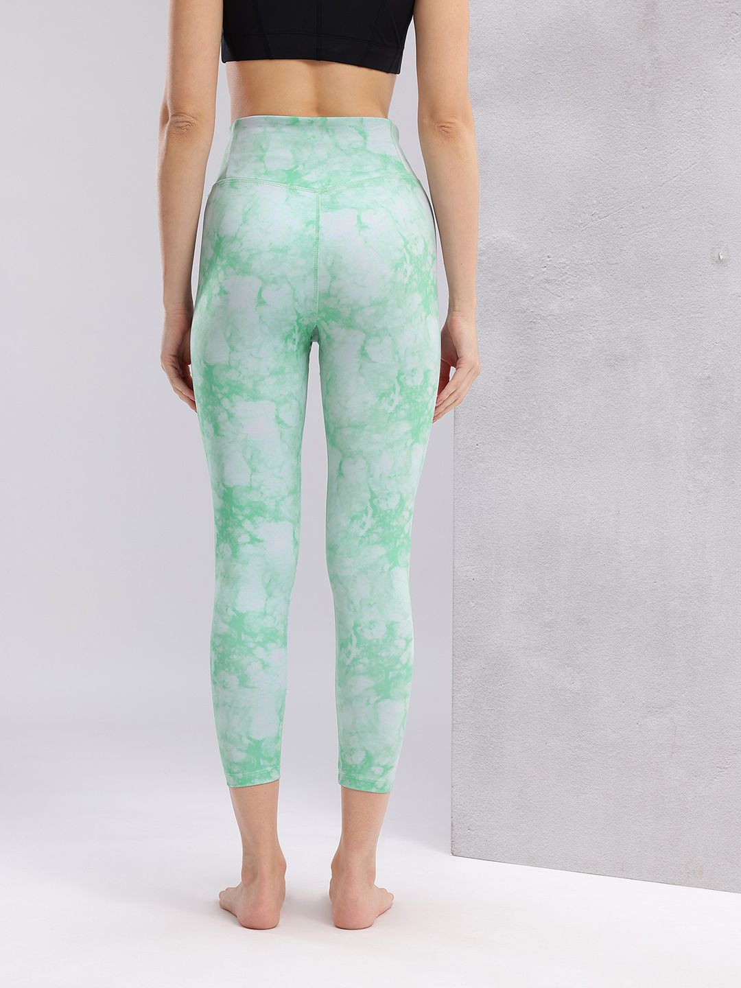 HRX by Hrithik Roshan Women Tie & Dye Mid-Rise Cropped Rapid-Dry Yoga Tights