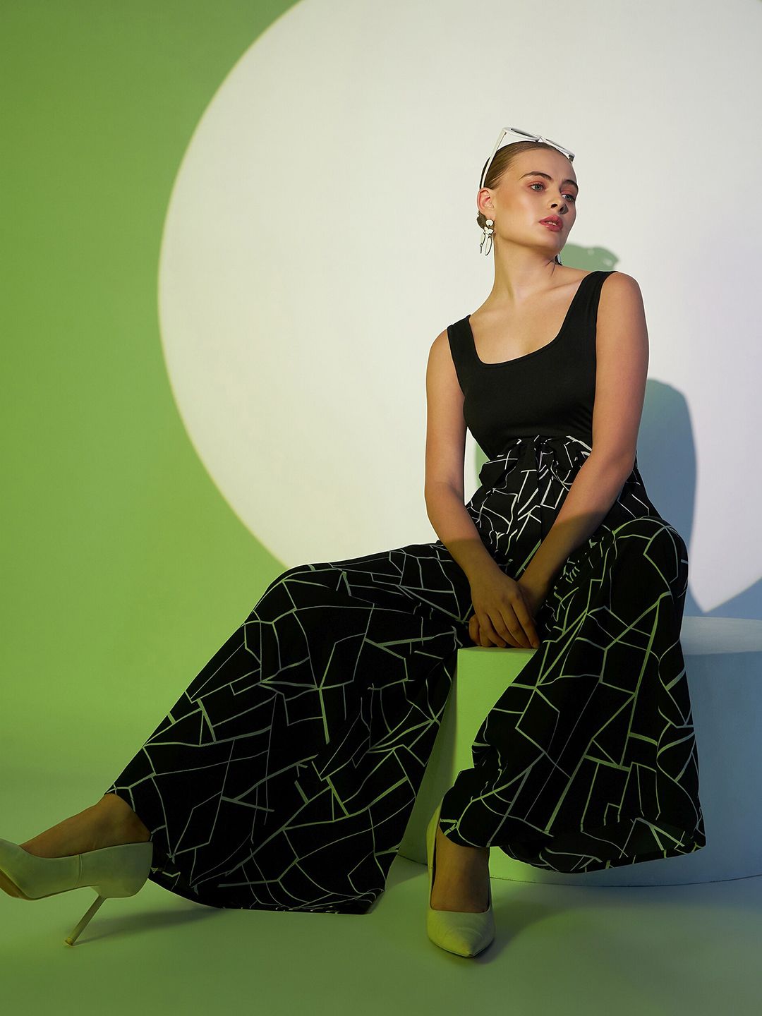 Jumpsuit Asas Leher Scoop Bercetak Berrylush Abstrak