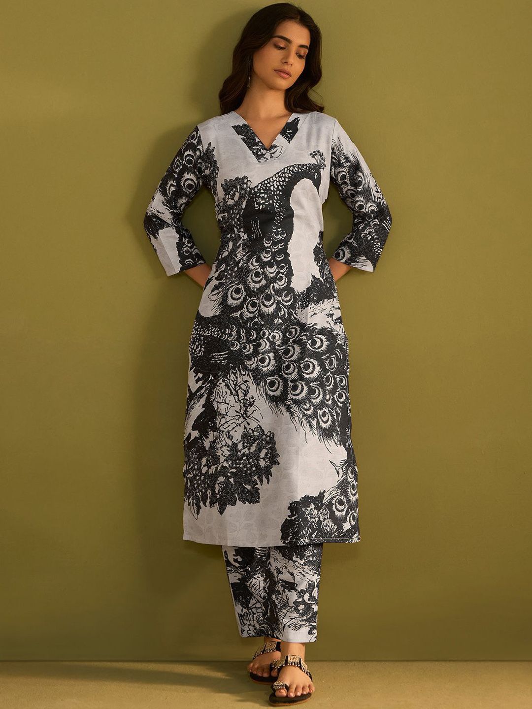 Indo Era Women Floral Printed Regular Pure Cotton Kurta with Trousers