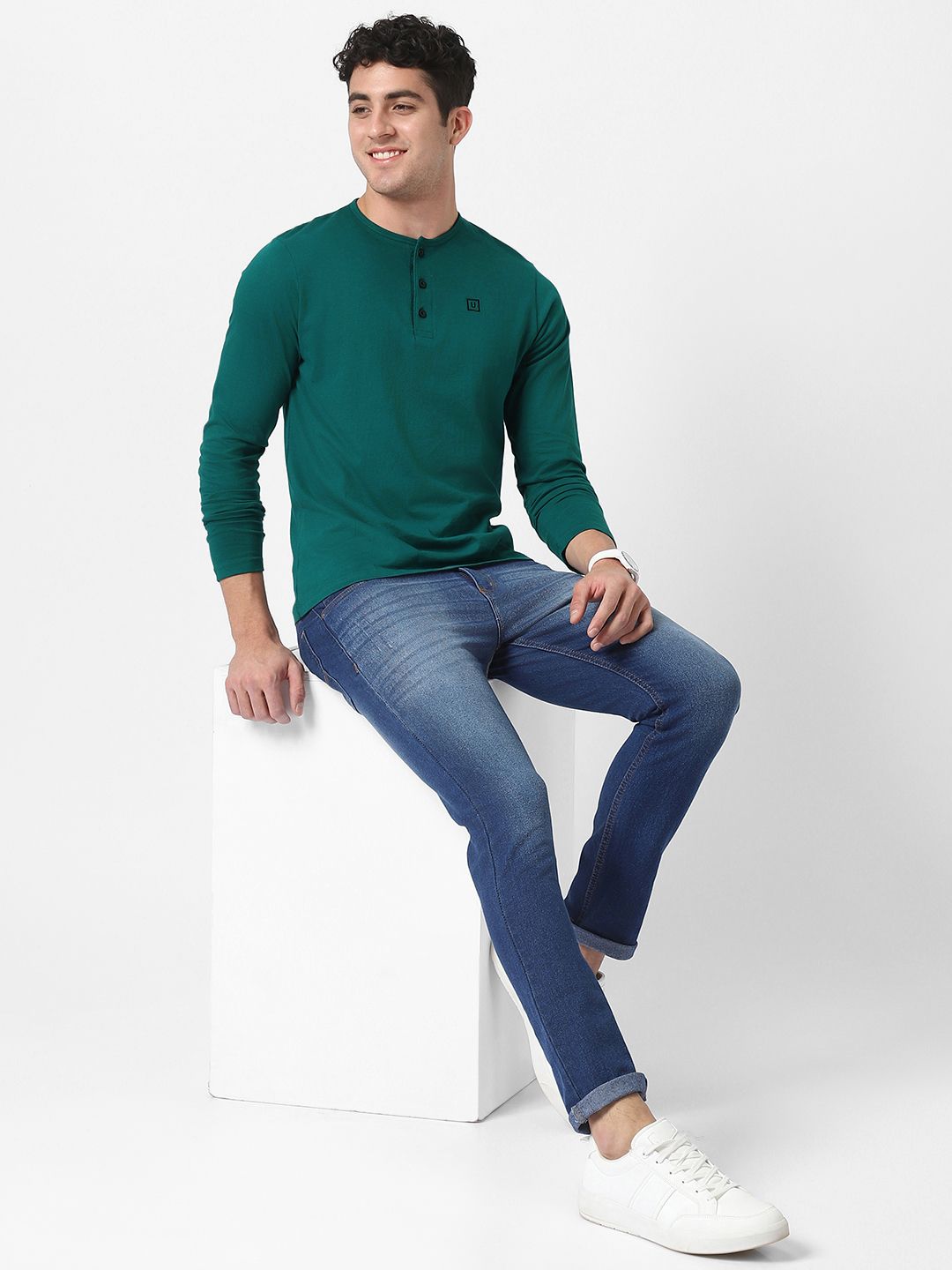 Urbano Fashion Men Green Solid Henley Neck Pure Cotton T-shirt
