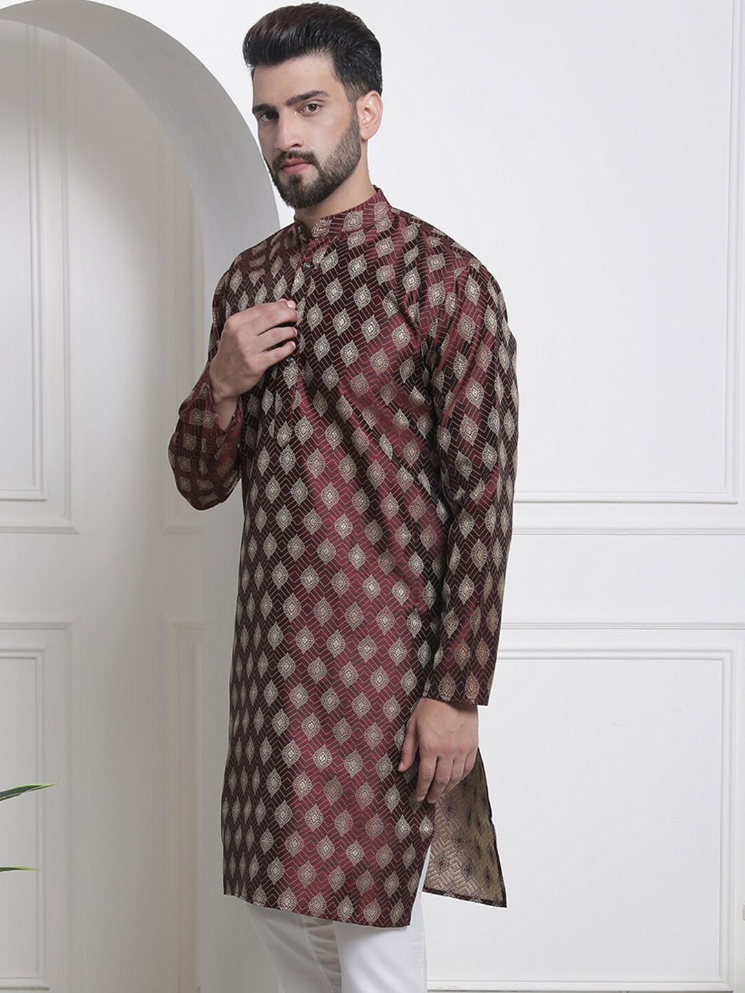 SOJANYA Ethnic Motifs Woven Design Mandarin Collar Straight Kurta