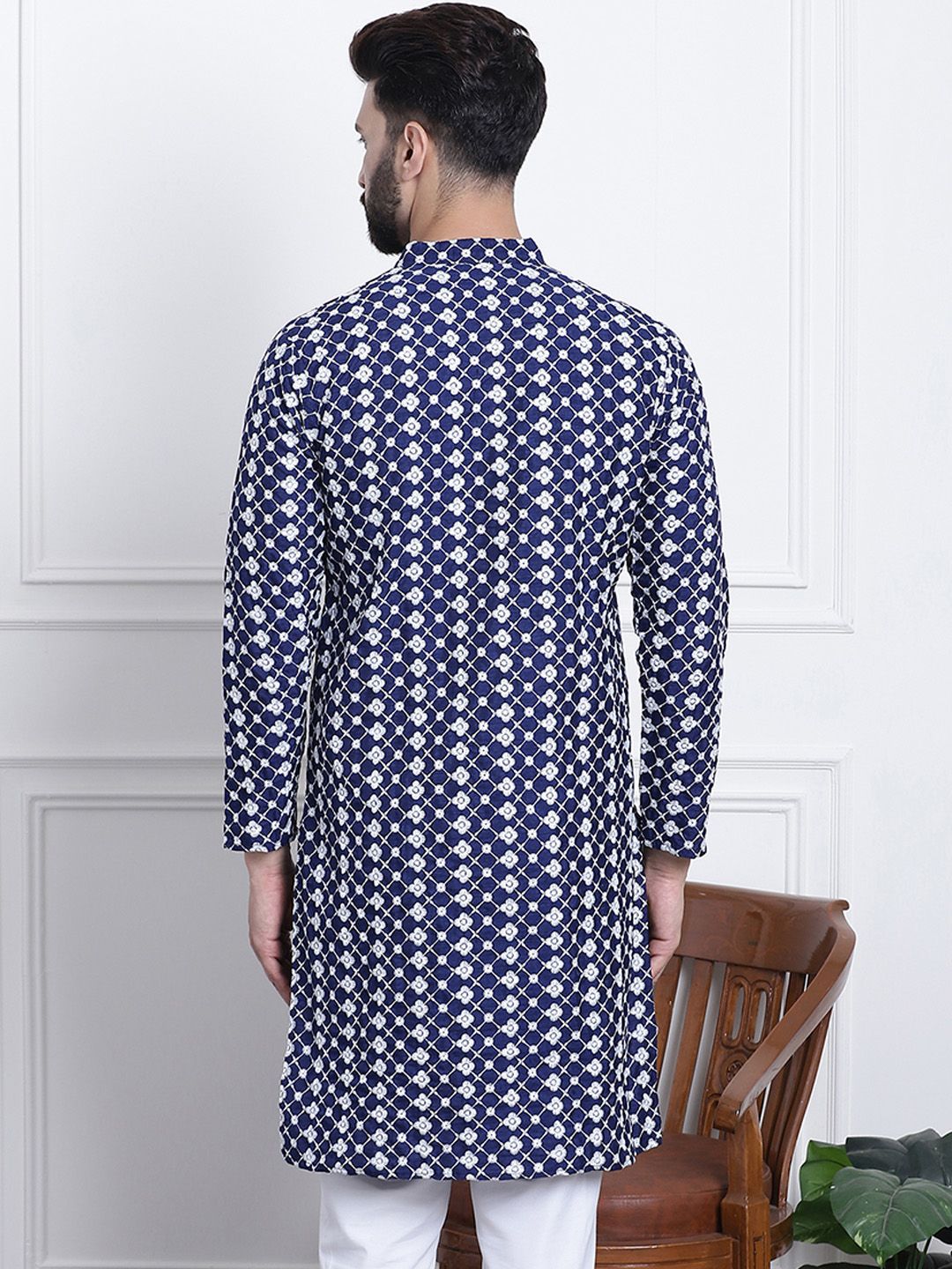 SOJANYA Men Navy Blue & White Ethnic Motifs Embroidered Kurta