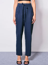 AND Women Mid-Rise Trouser