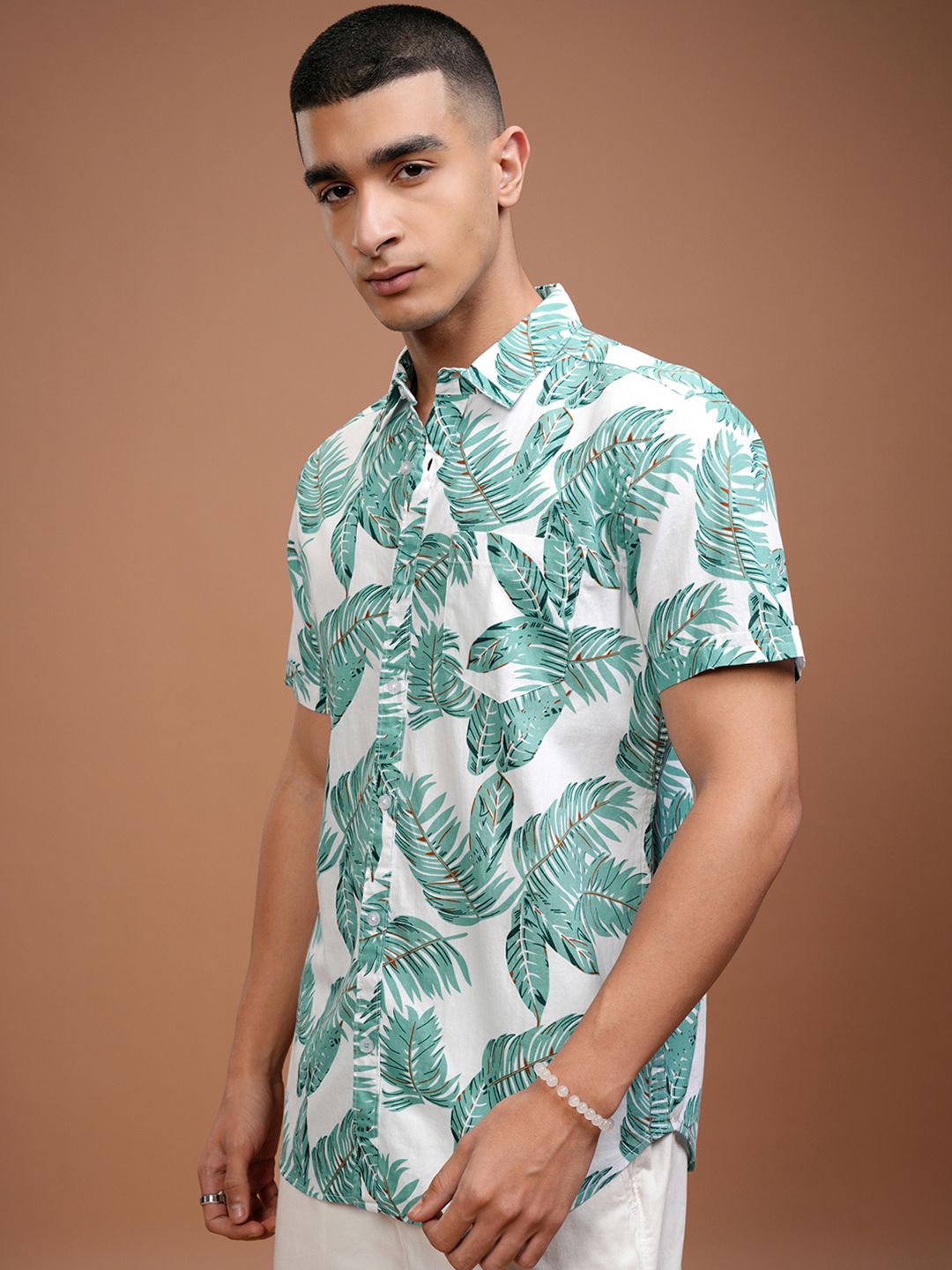 HIGHLANDER Men Green Slim Fit Tropical Printed Casual Shirt