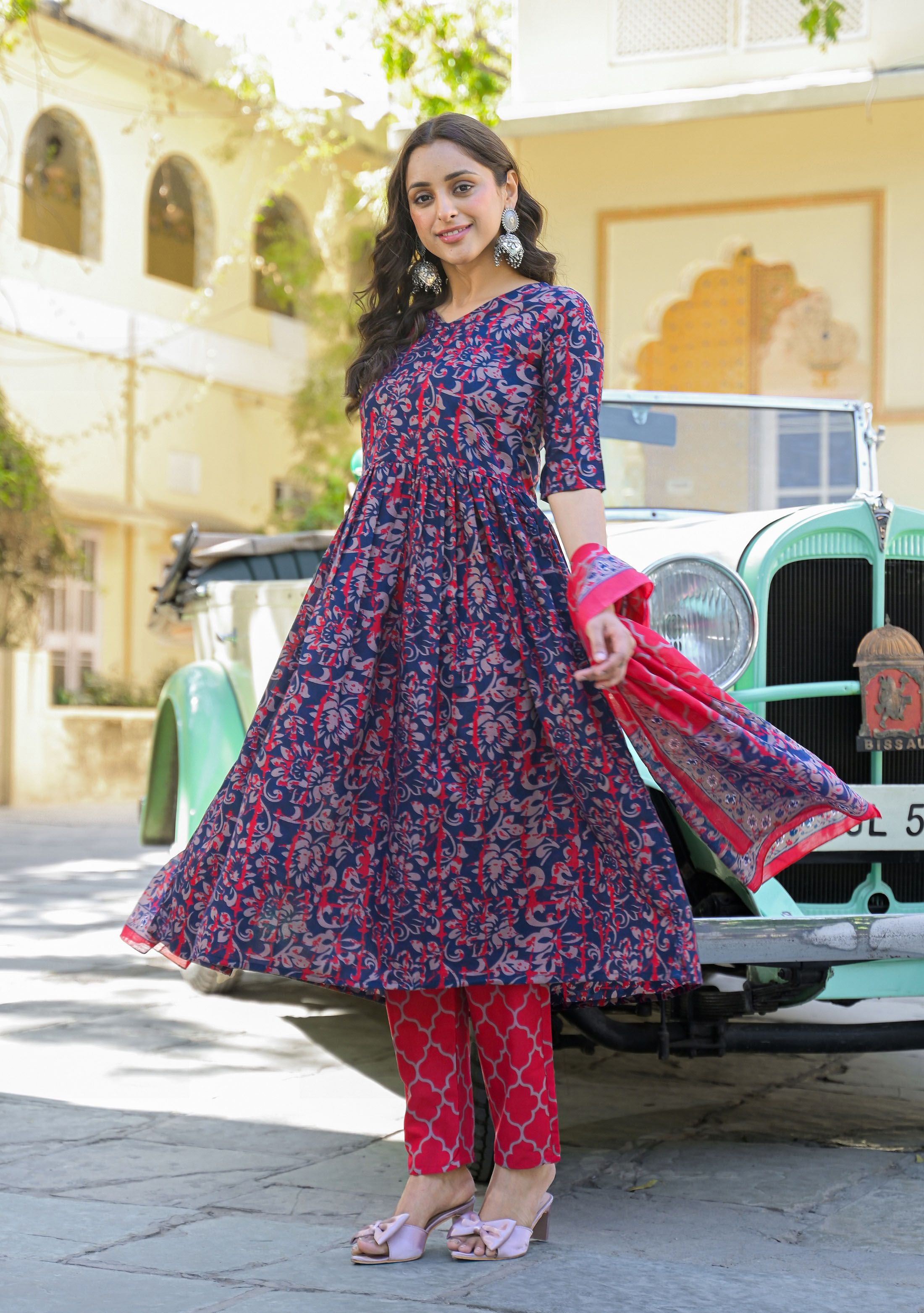KALINI Women Floral Printed Regular Kurta with Trousers & With Dupatta