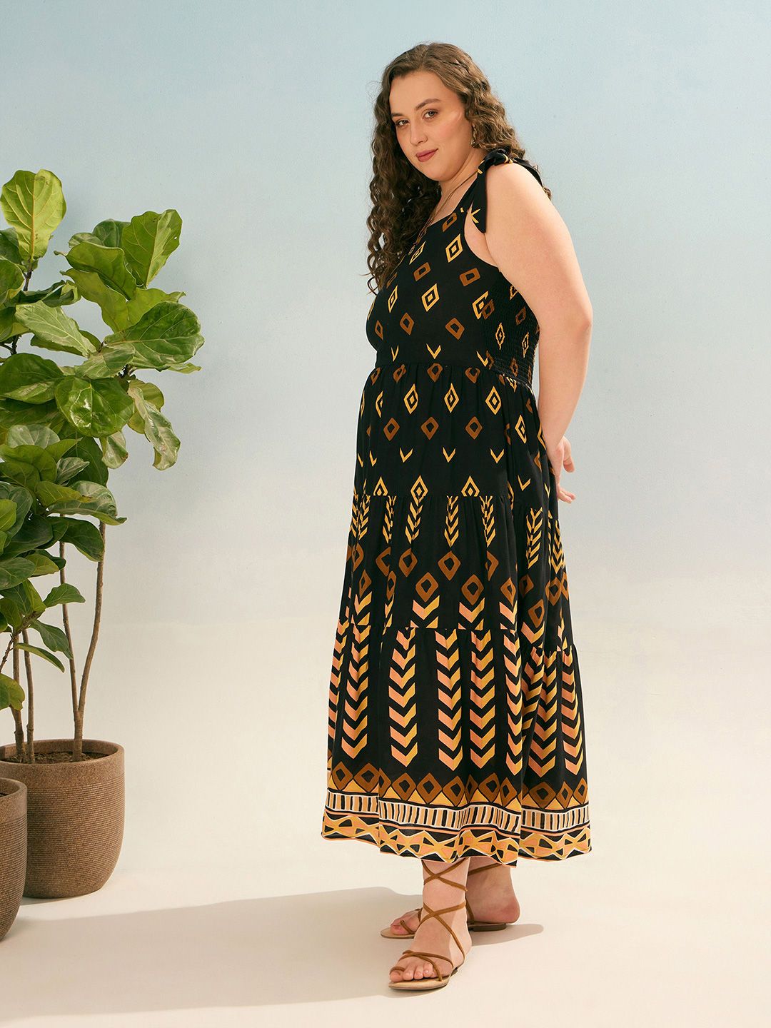 SASSAFRAS Women Curve Print Tie Up Midi Dress