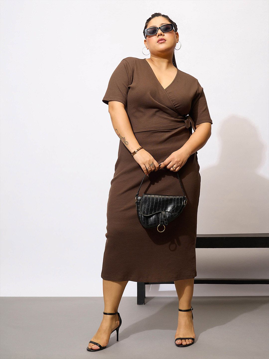 SASSAFRAS Curve Plus Size Sheath Midi Dress