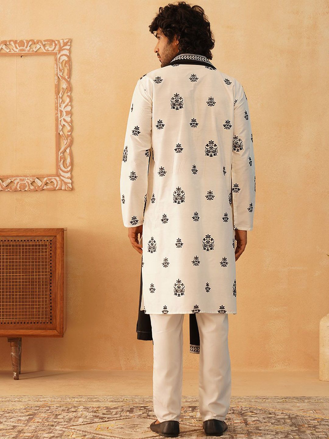 Jompers Floral Embroidered Thread Work Mandarin Collar Kurta with Pyjamas & Dupatta