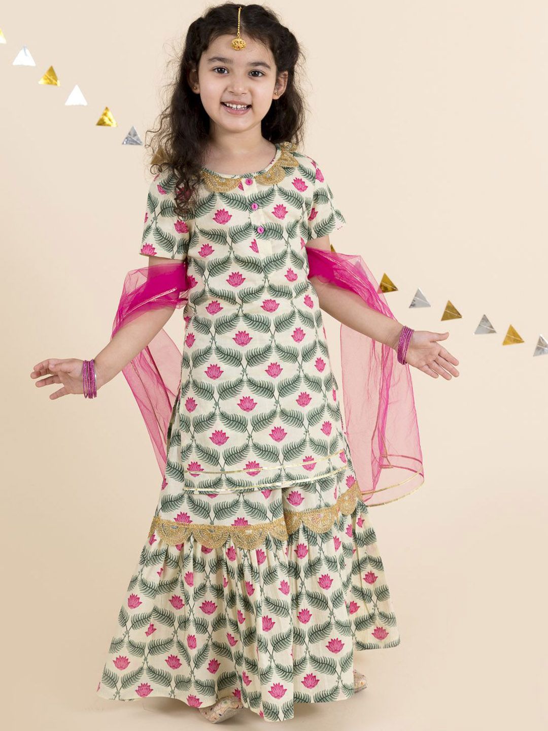 pspeaches Girls Floral Printed Pure Cotton Straight Kurta With Sharara & Dupatta
