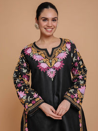 HOUSE OF KARI  Floral Embroidered Aari Work Straight Kurta With Trousers