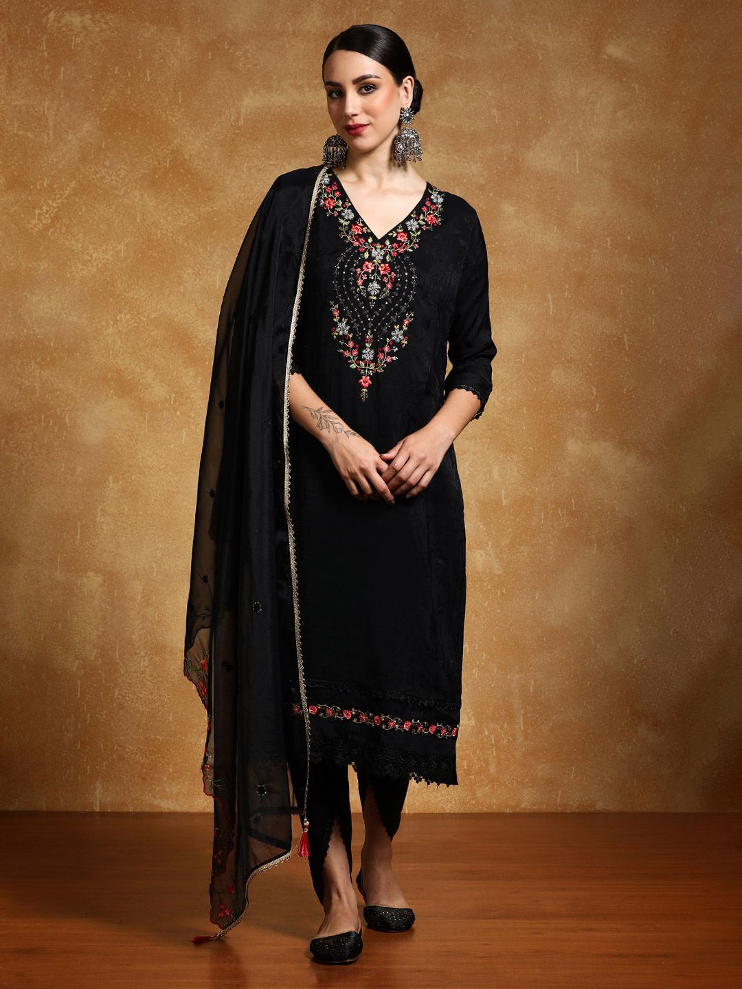 Varanga Women Floral Yoke Design Regular Kurta with Trousers & With Dupatta