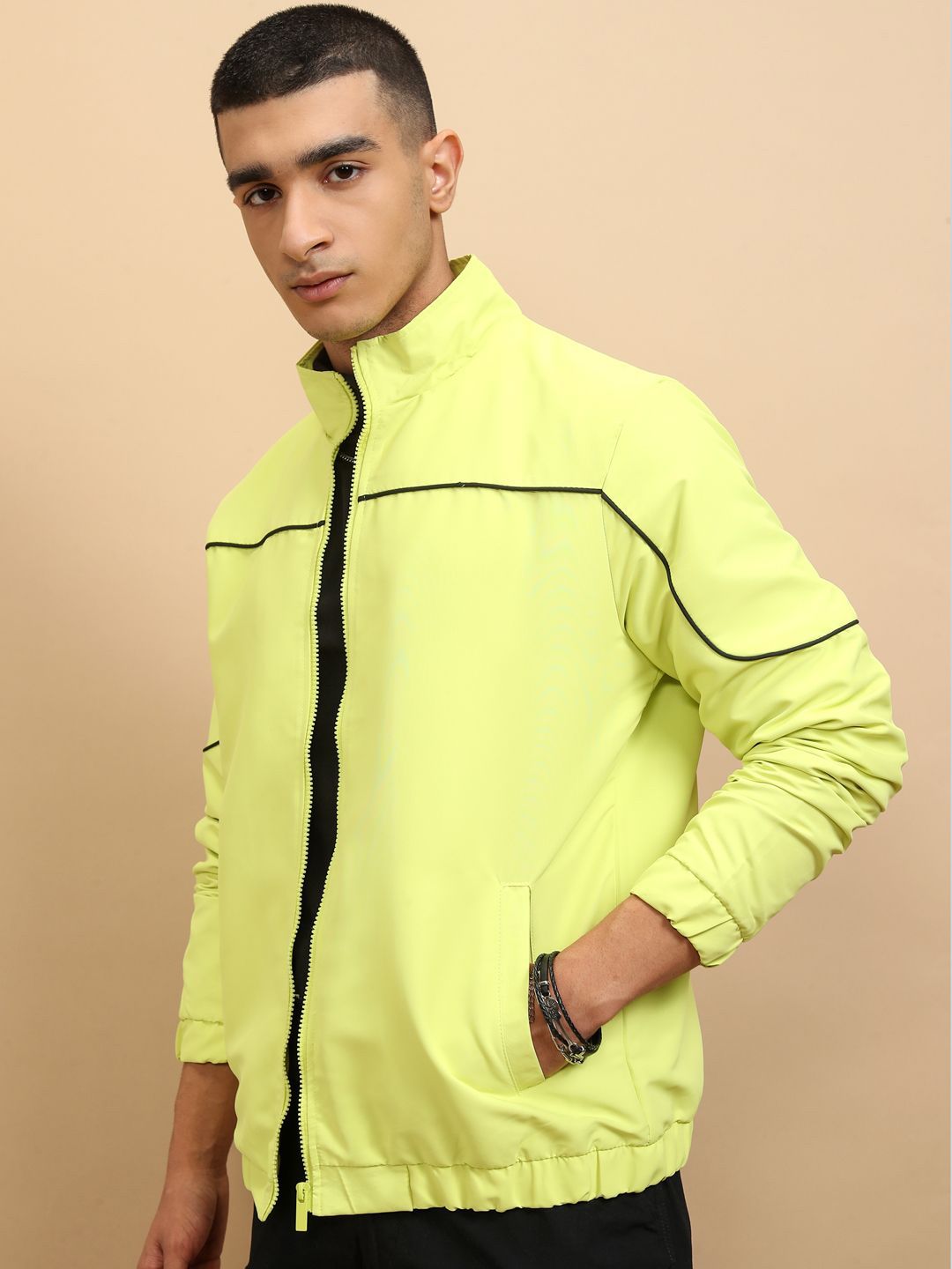 HIGHLANDER Men Colourblocked Crop Outdoor Bomber Jacket
