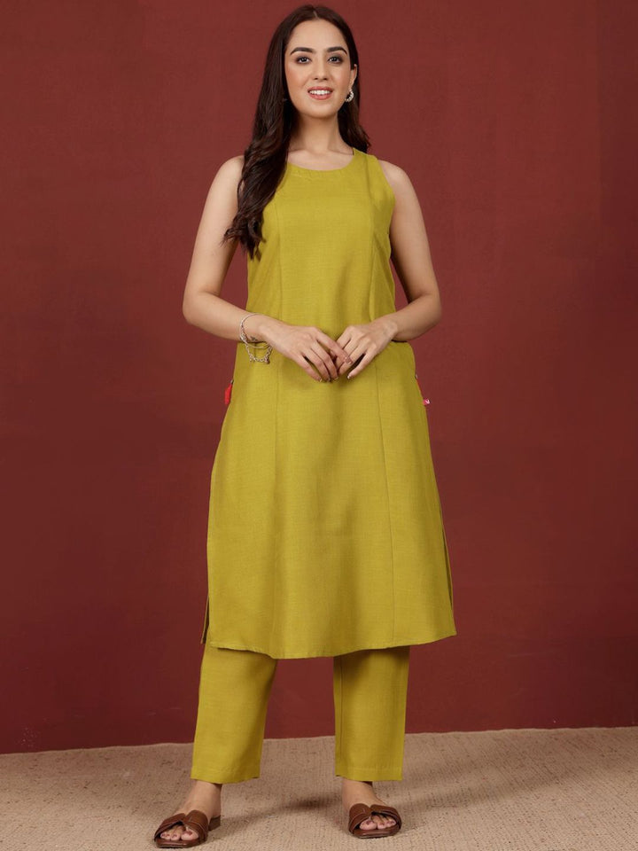 Varanga Round Neck Straight Kurta With Trousers