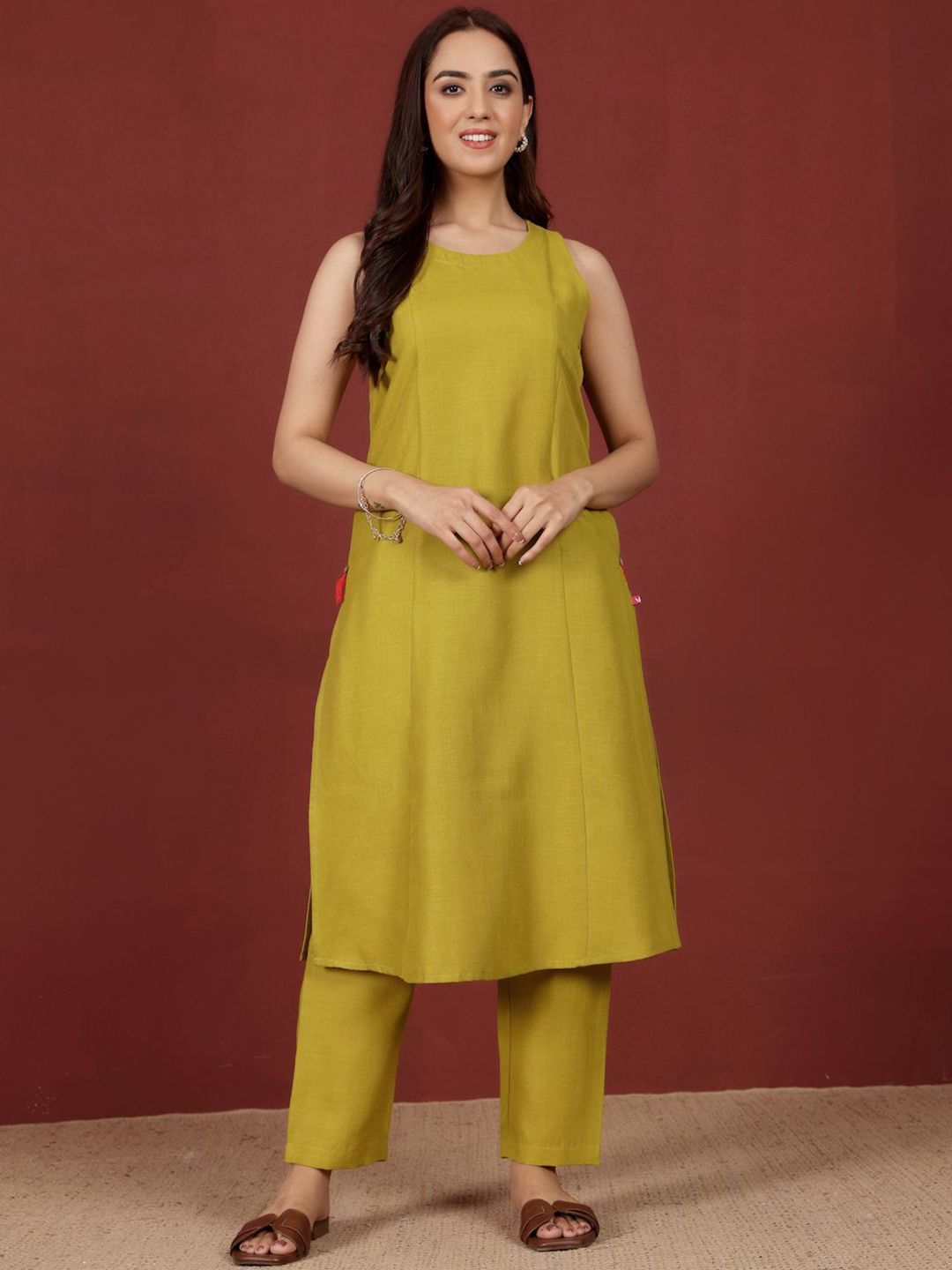 Varanga Round Neck Straight Kurta With Trousers