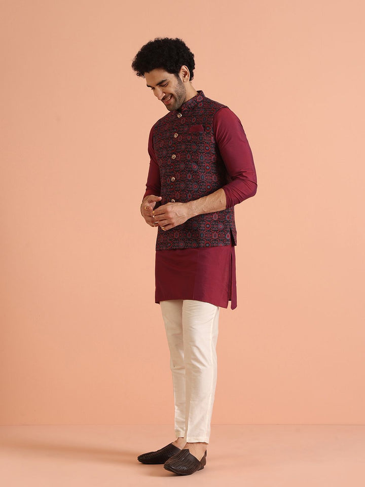 KISAH Men Woven Jacquard Zari  Regular Fit Nehru Jacket