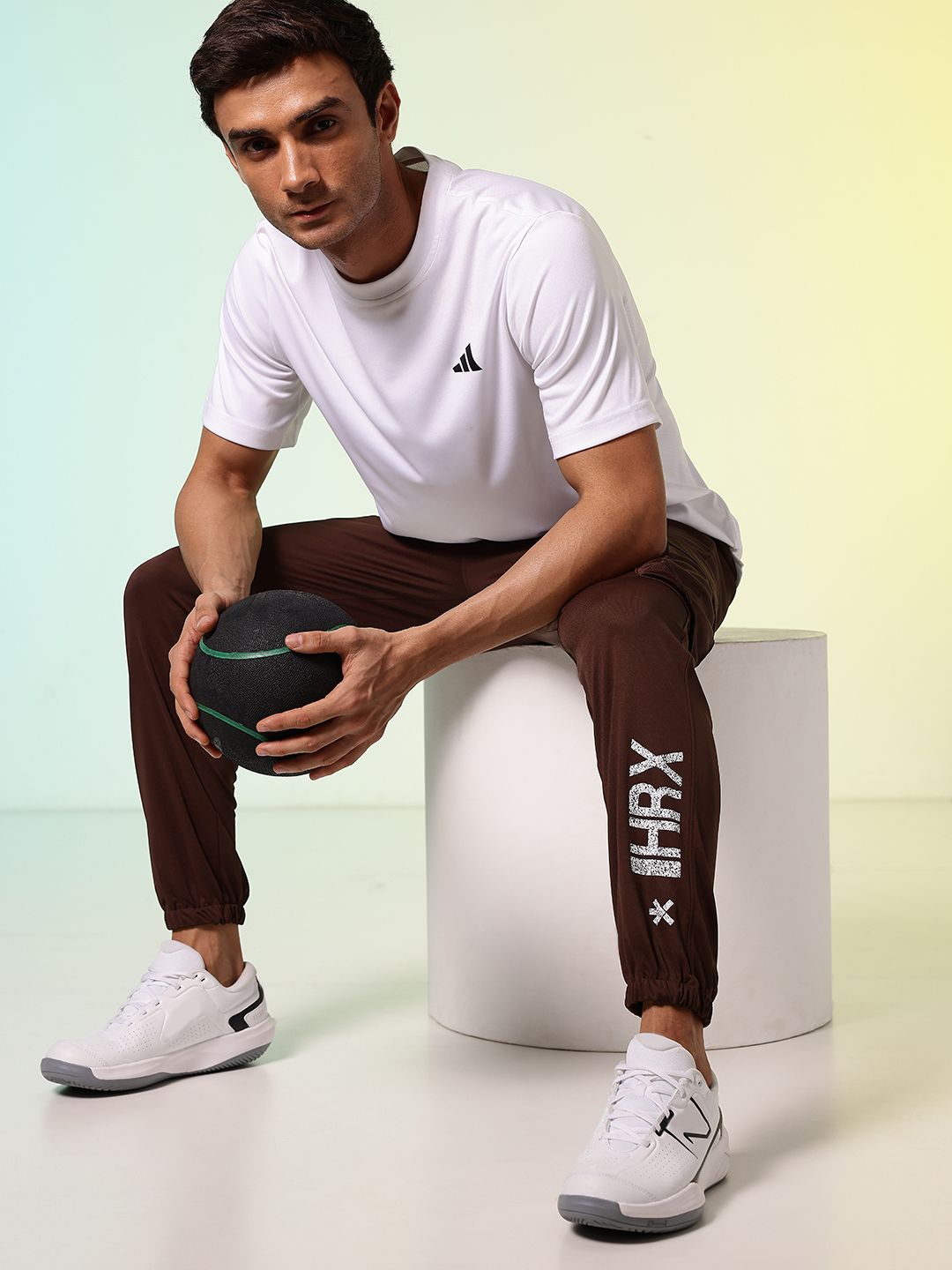 HRX by Hrithik Roshan Men Rapid-Dry Retro Brand Logo Printed Training Cargo Joggers
