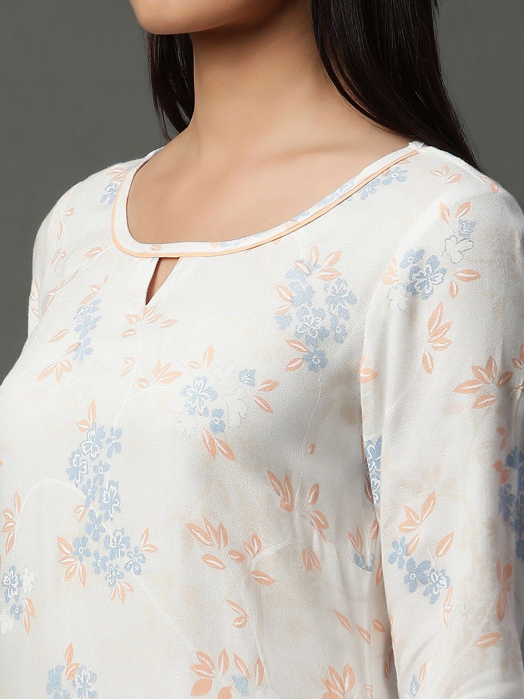 AURELIA Floral Printed Keyhole Neck Three Quarter Sleeves Thread Work Kurta