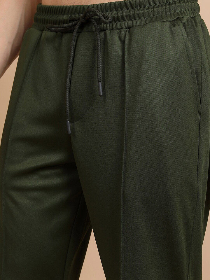HIGHLANDER High Neck Sweatshirt & Trousers