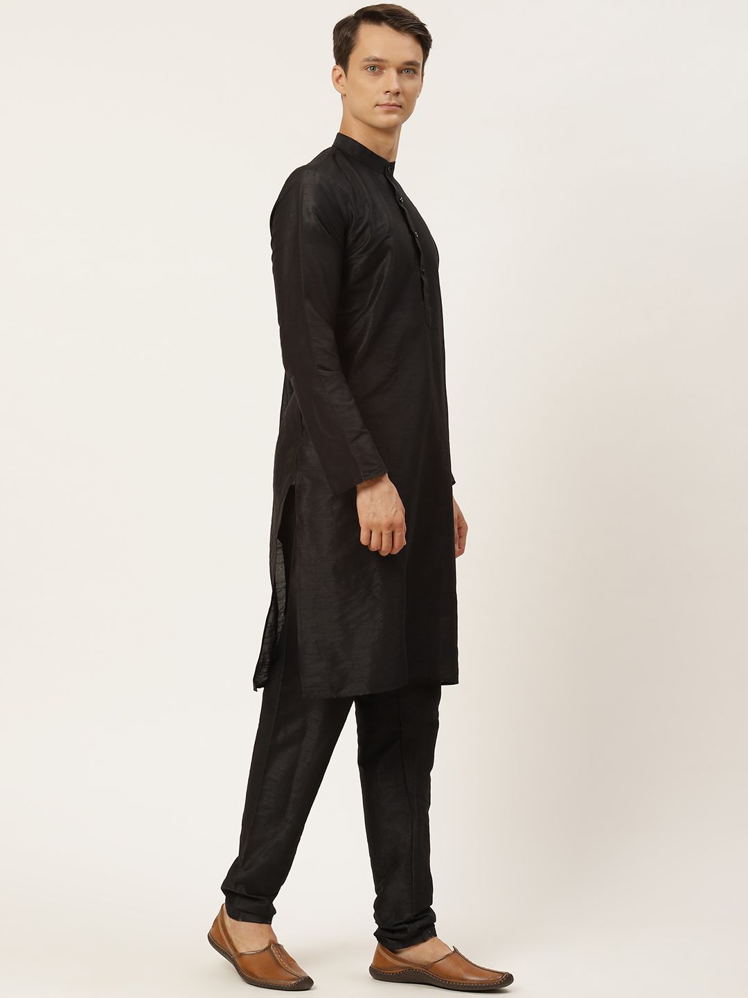 SOJANYA Men Black Kurta with Churidar & Jacket