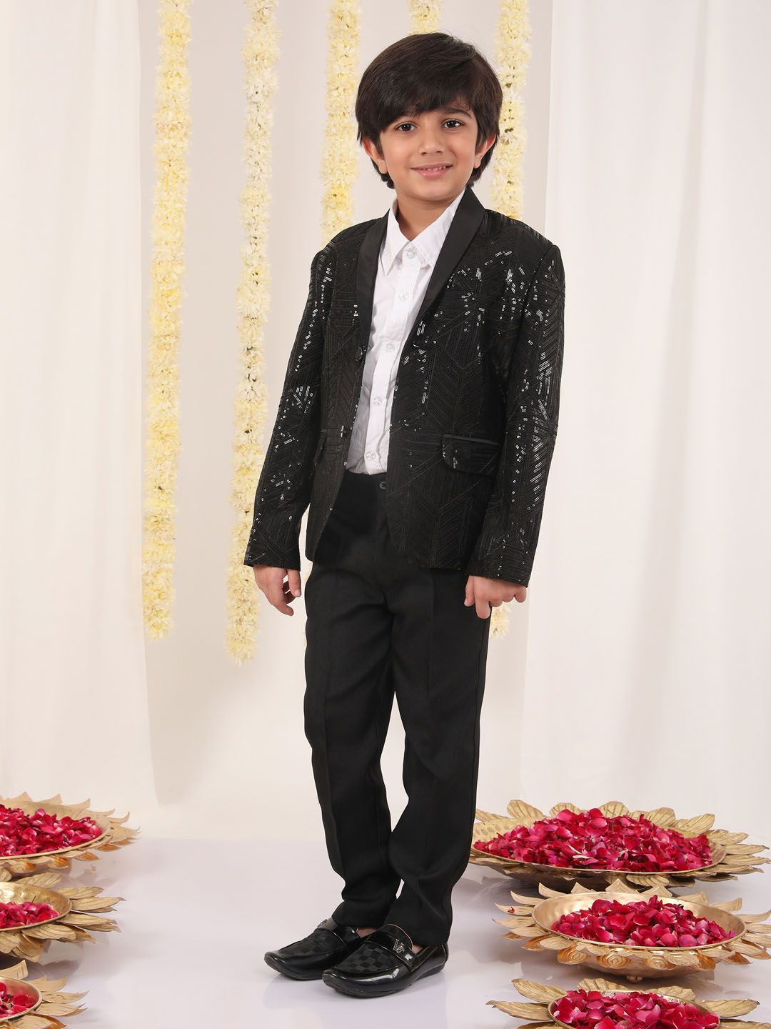 VASTRAMAY Boys Embellished Single Breasted Blazer