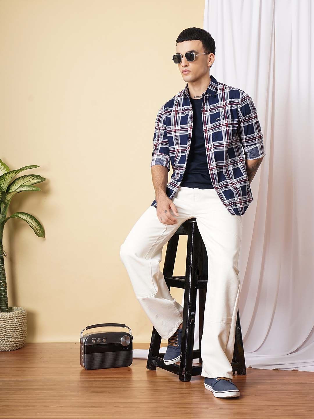 The Indian Garage Co Men Navy Blue & White Slim Fit Tartan Checks Checked Casual Shirt