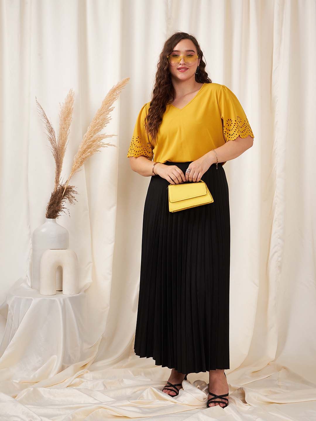 Berrylush Curve Plus Size Yellow V-Neck Cut Out Top