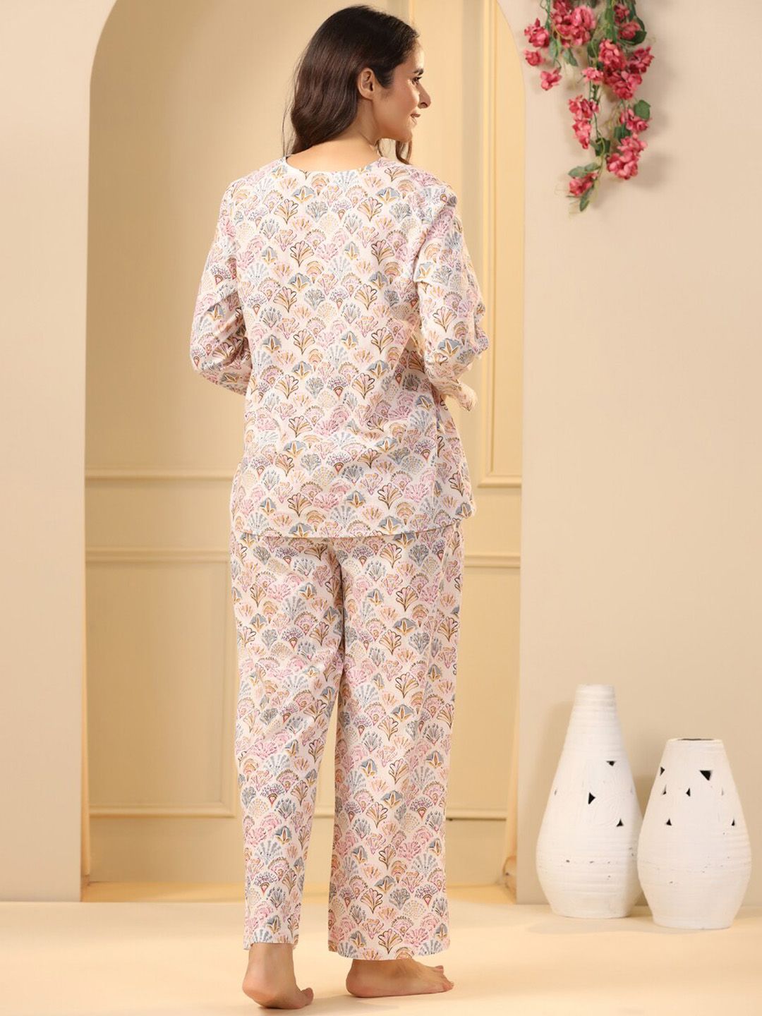 SANSKRUTIHOMES Off White & Pink Ethnic Motifs Printed Pure Cotton Night Suit