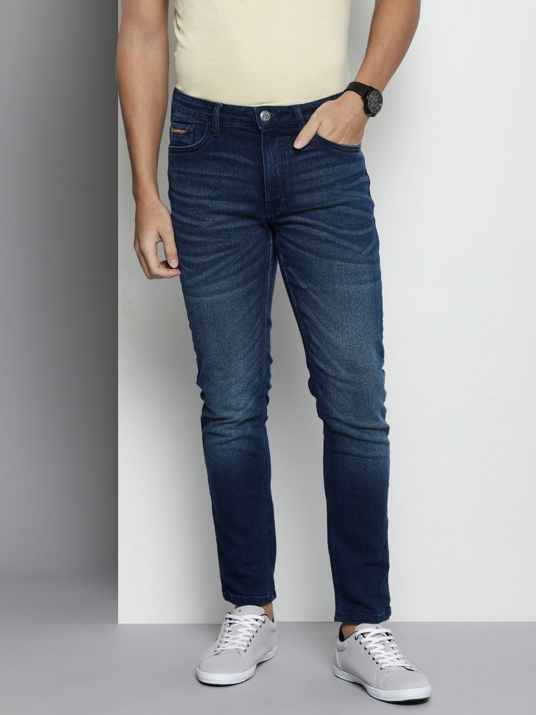The Indian Garage Co Men Slim Fit Light Fade Stretchable Jeans