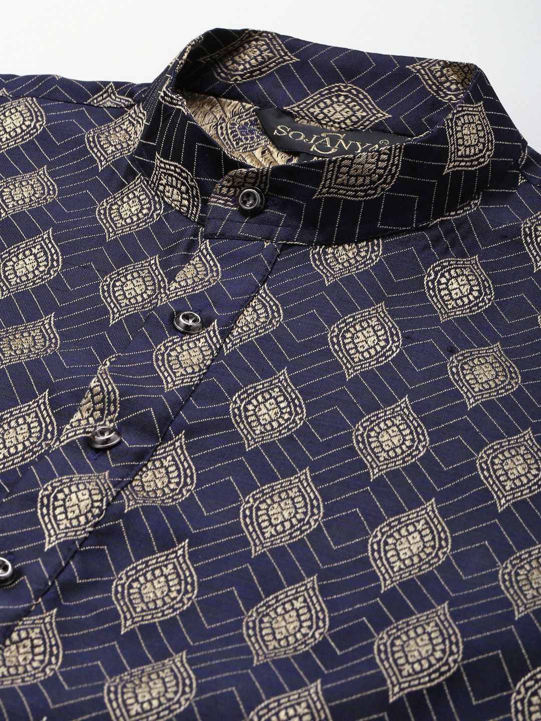 SOJANYA Men Black & Gold-Toned Ethnic Motifs Jacquard Kurta