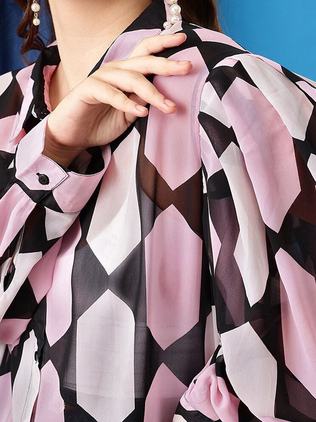 CURVY STREET Plus Size Black Comfort Geometric Printed Oversized Casual Shirt